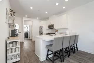 Photo #5: 260003854 Listing 