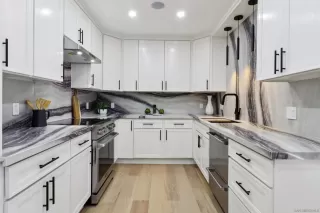 Photo #2: 260003876 Listing