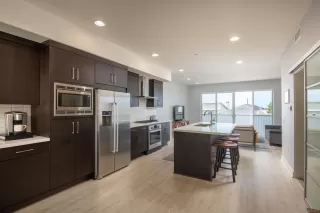 Photo #1: 260003889 Listing 