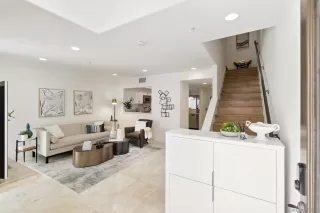 Photo #3: 260003913 Listing