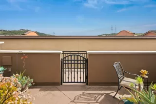 Photo #4: 260003927 Listing