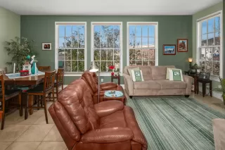 Photo #5: 260003927 Listing