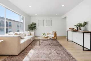 Browse active condo listings in PACIFIC HEIGHTS