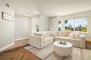 Photo #2: 260003946 Listing 