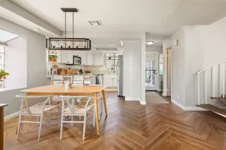 Photo #5: 260003946 Listing 