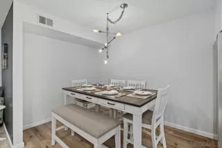 Photo #2: 260003981 Listing 