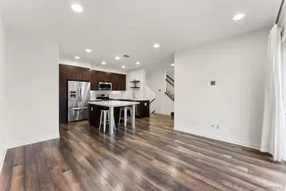 Photo #2: 260004051 Listing