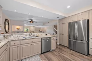 Photo #3: 260004069 Listing 