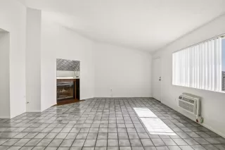 Photo #3: 260004115 Listing