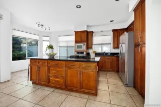 Photo #5: 260004140 Listing