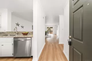 Photo #4: 260004154 Listing