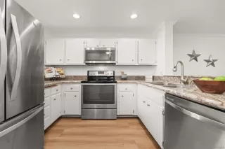 Photo #5: 260004154 Listing