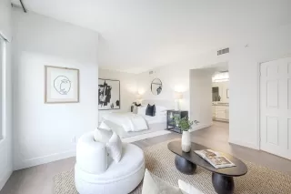 Photo #4: 260004159 Listing