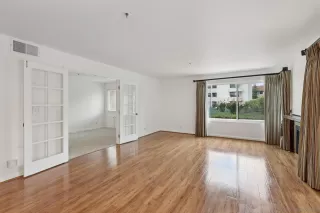 Photo #5: 260004161 Listing