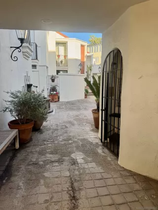 Photo #2: 260004201 Listing