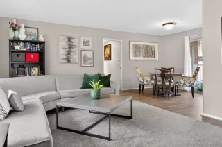 Photo #2: 260004243 Listing 