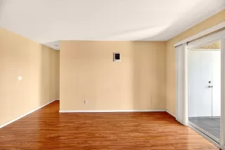 Photo #6: 260004417 Listing