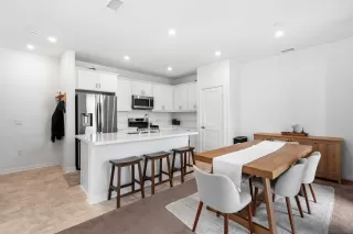 Photo #4: 260004429 Listing