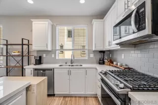 Photo #5: 260004458 Listing