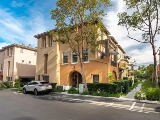 Photo #2: 260004518 Listing