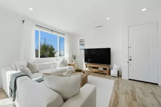 Photo #2: 260004543 Listing 