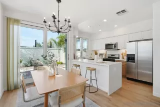 Photo #3: 260004557 Listing