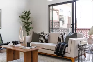 Photo #2: 260004600 Listing