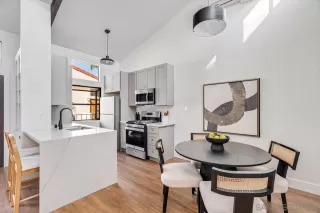 Photo #6: 260004600 Listing