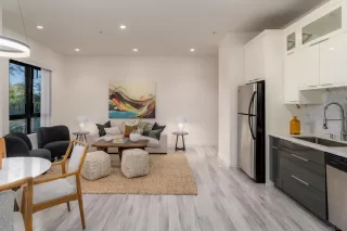 Photo #5: 260004602 Listing