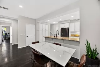 Photo #5: 260004698 Listing