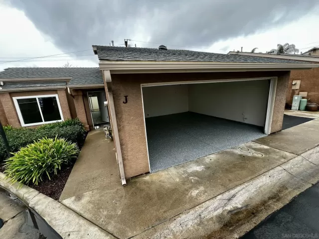 MLS: 2600047 Condo For Sale