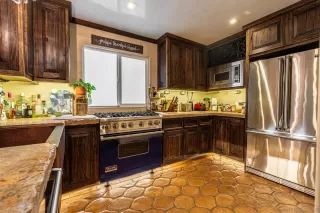 Photo #2: 260004700 Listing 