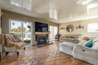 Photo #3: 260004700 Listing 