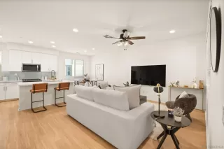 Photo #2: 260004758 Listing