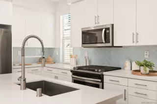 Photo #6: 260004758 Listing