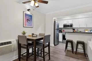 Photo #5: 260004779 Listing