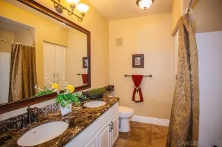 Photo #5: 260004784 Listing