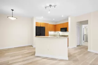 Photo #6: 260004801 Listing