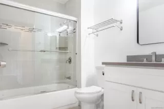 Photo #3: 260004878 Listing