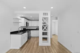 Photo #4: 260004898 Listing