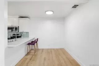 Photo #4: 260004928 Listing