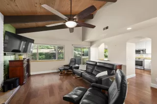 Photo #6: 260004929 Listing