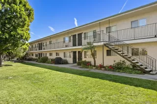 Photo #2: 260004957 Listing