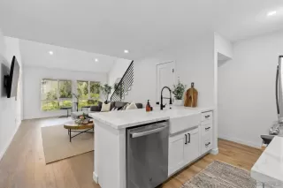 Photo #5: 260004961 Listing 