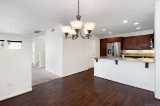 Photo #5: 260004968 Listing 