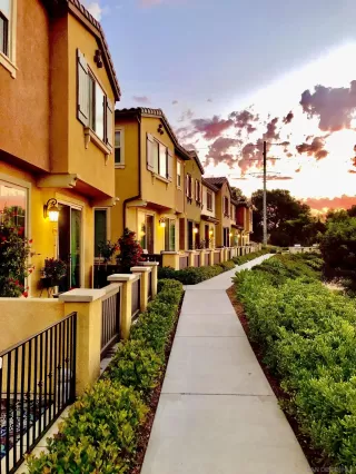 Photo #1: 260004971 Listing 