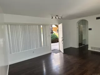 Photo #5: 260004981 Listing