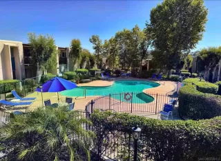 Photo #4: 260005027 Listing