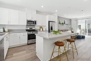 Photo #6: 260005043 Listing