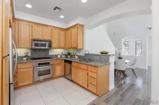 Photo #6: 260005051 Listing